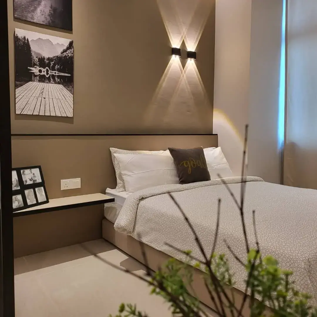 Studio Apartment — Warm Contemporary — image 5